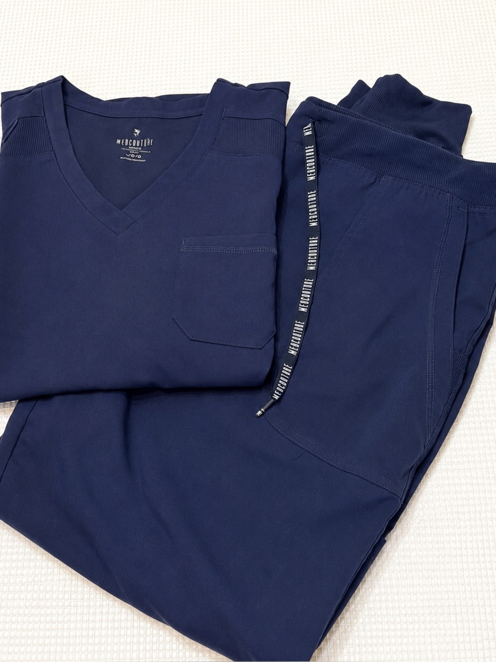 MedCouture Touch Scrub Set Women's Jogger Pants Size XLT V-Neck Top Size L Navy